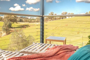 The views!Lovely apartment on acreage with magnificent views